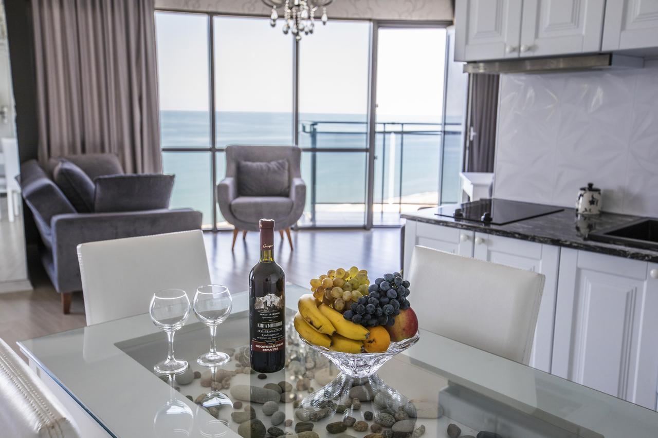 Tina'S Apartments With Panoramic Sea View Batumi Esterno foto