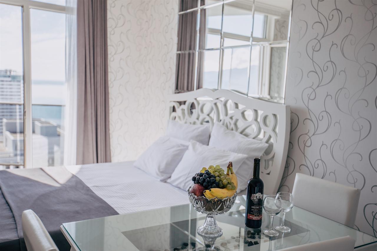 Tina'S Apartments With Panoramic Sea View Batumi Esterno foto