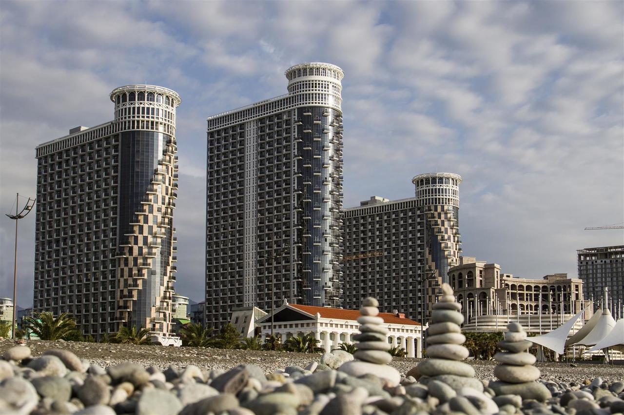 Tina'S Apartments With Panoramic Sea View Batumi Esterno foto